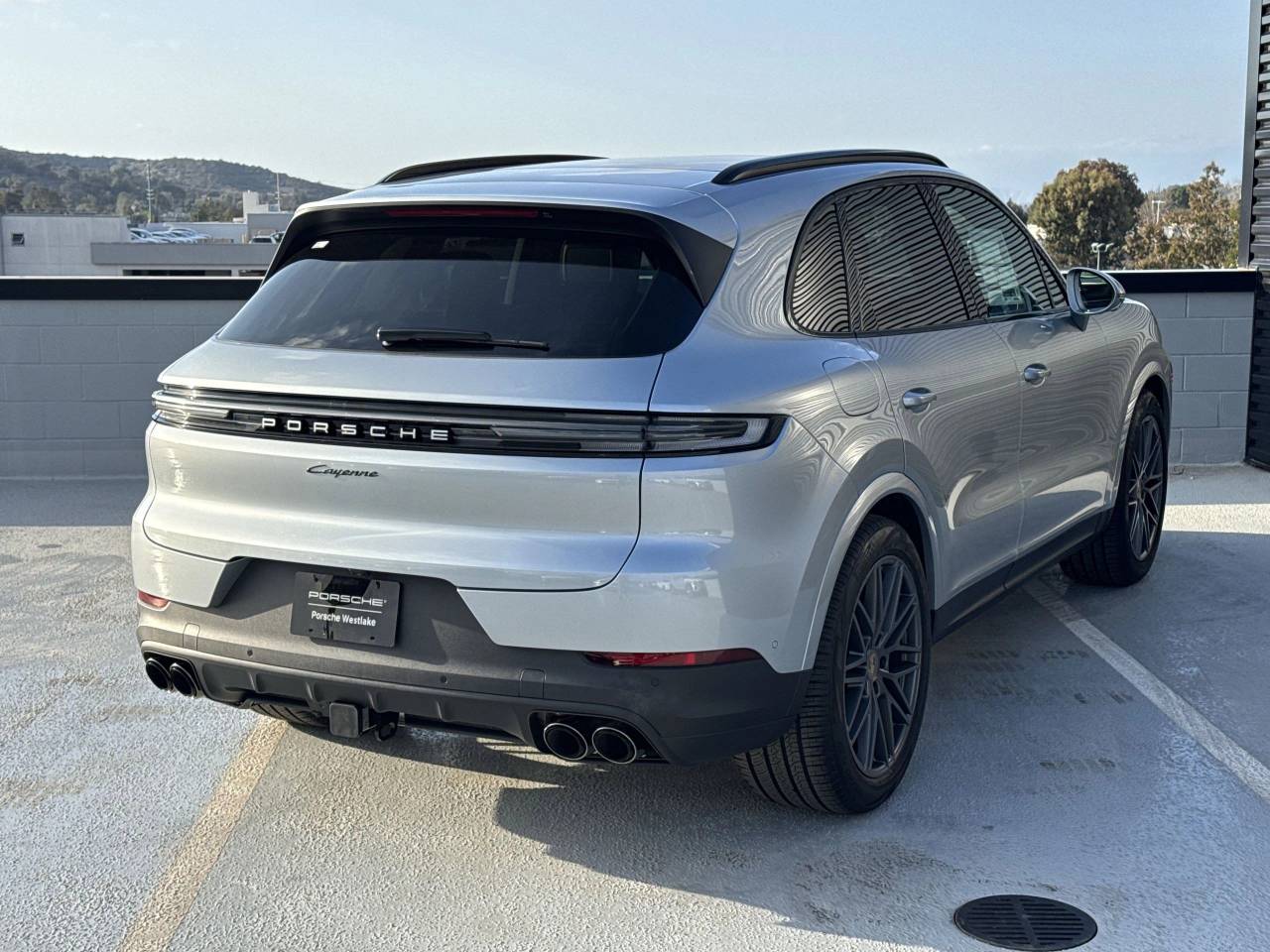 2025 Porsche Cayenne Base photo 6