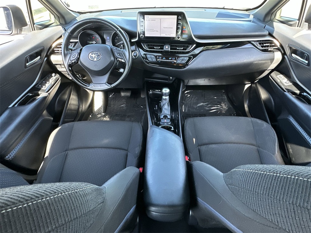 2019 Toyota C-HR XLE photo 29