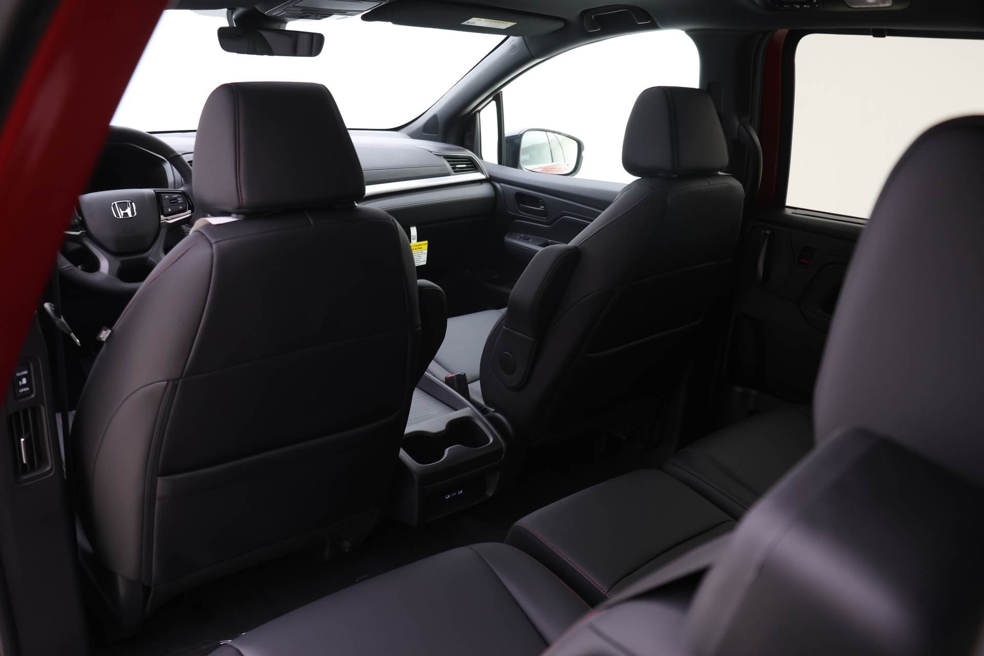 2026 Honda Odyssey photo 9