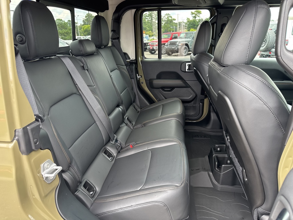 2025 Jeep Gladiator Sport photo 18