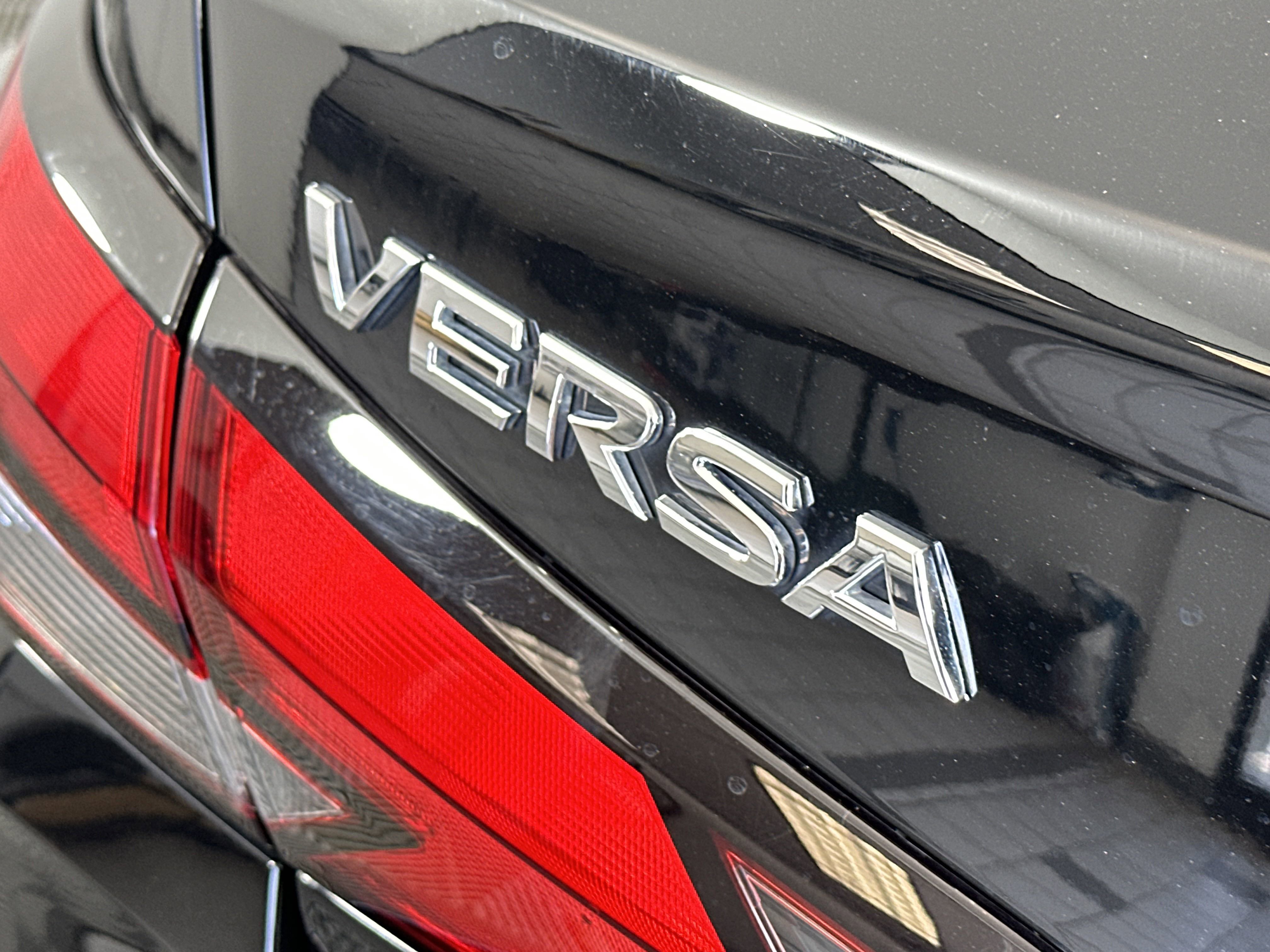 2023 Nissan Versa SV photo 5
