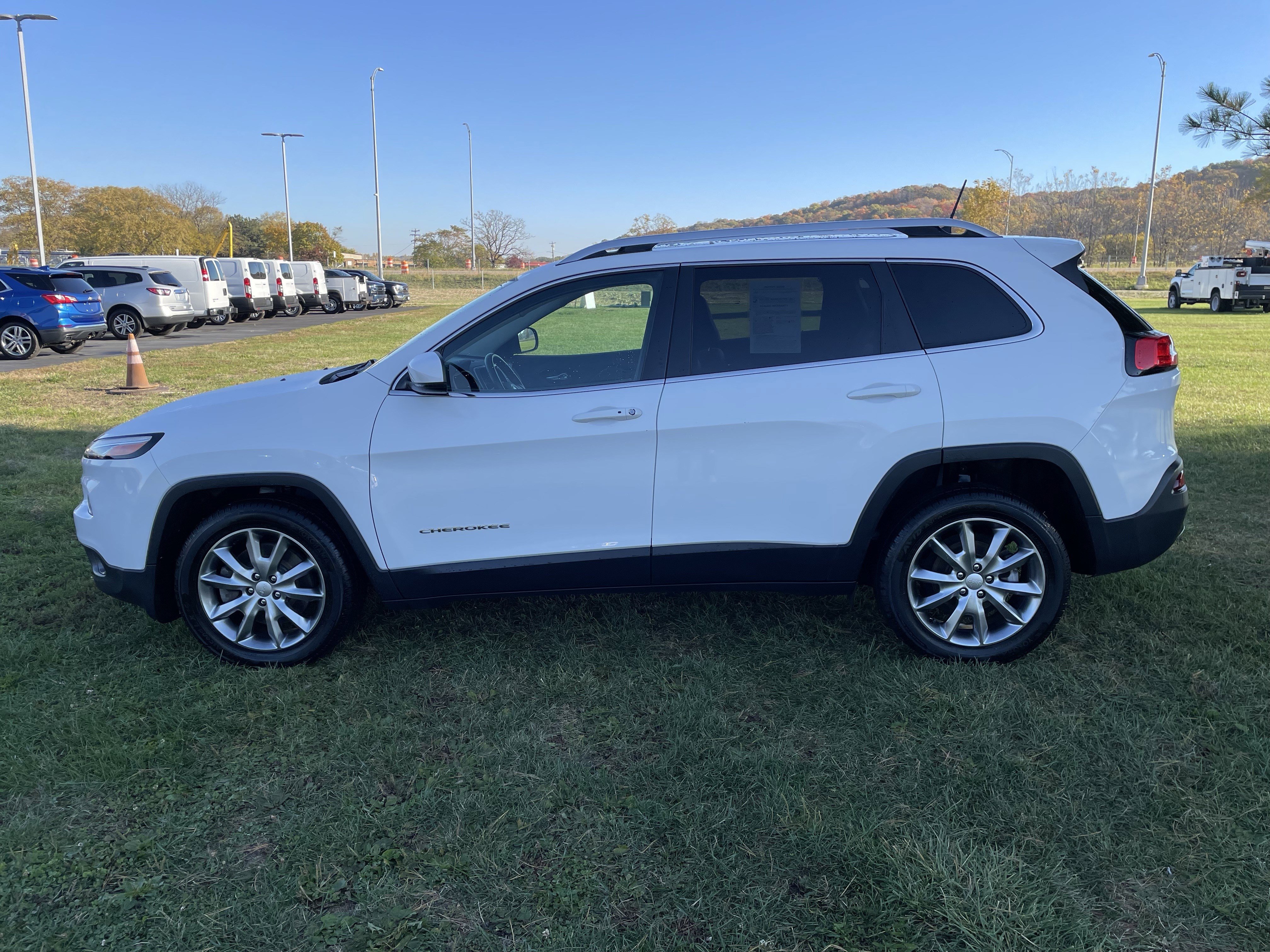 Used 2018 Jeep Cherokee Limited with VIN 1C4PJLDB4JD573180 for sale in East Peoria, IL