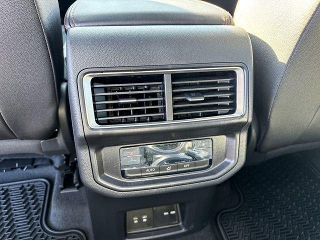 2025 Volkswagen Atlas Peak Edition SE photo 19