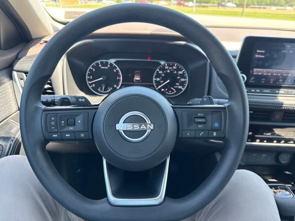 2023 Nissan Rogue SV photo 12
