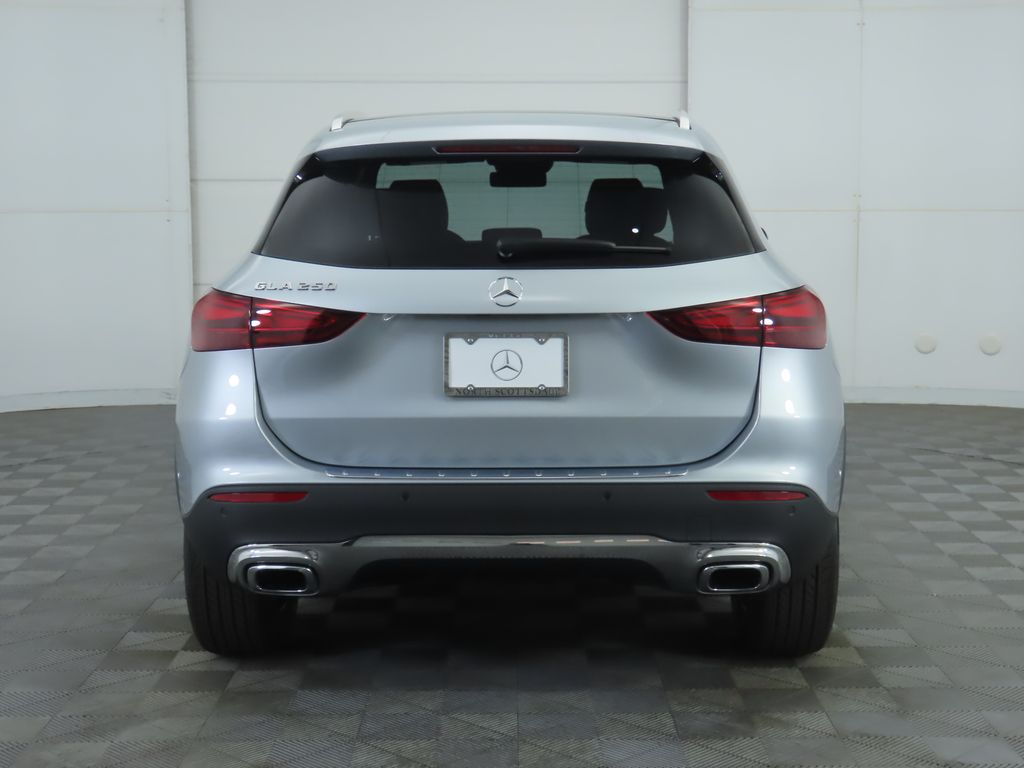 2026 Mercedes Benz GLA 250 photo 2