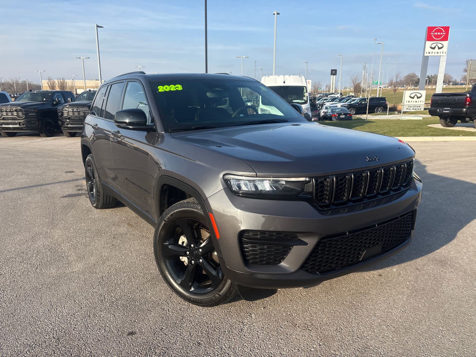 Used 2023 Jeep Grand Cherokee Altitude with VIN 1C4RJHAG7P8704884 for sale in Kansas City