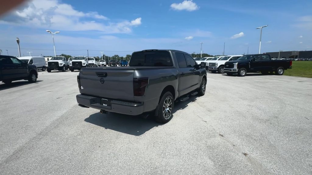 2021 Nissan Titan SV photo 7