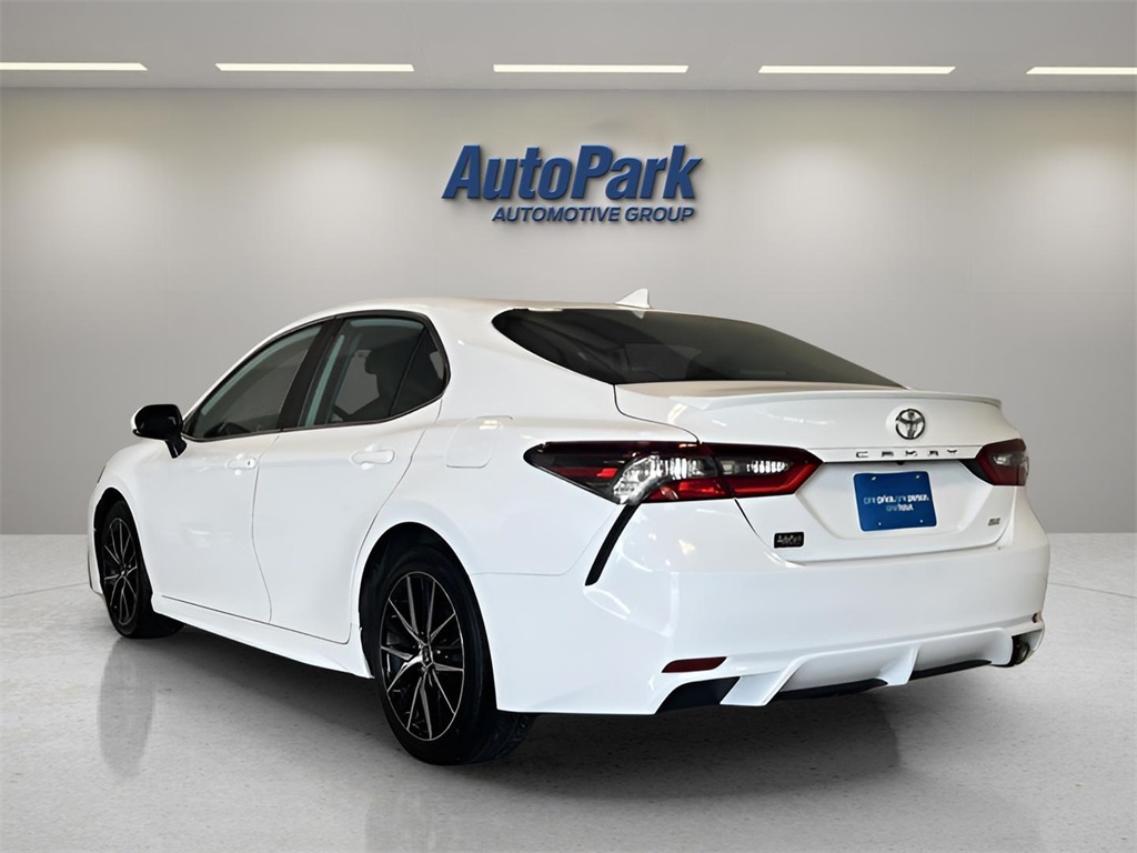 2023 Toyota Camry SE photo 5