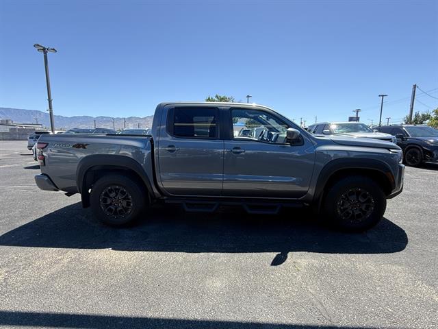 2023 Nissan Frontier PRO-4X photo 4