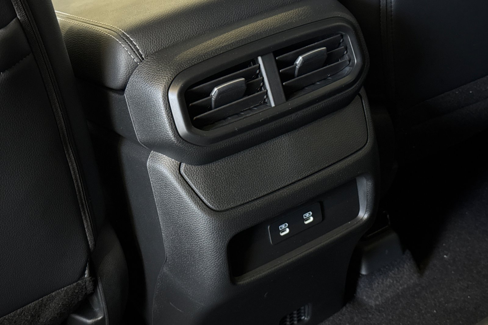2026 Honda Passport photo 13