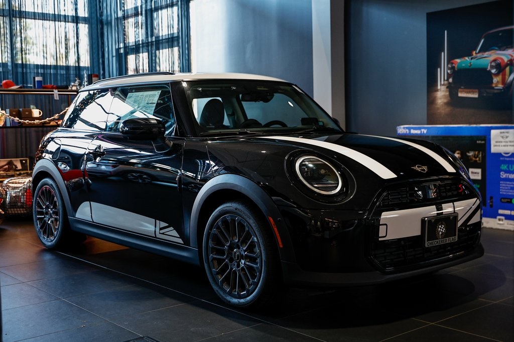 2026 MINI Hardtop 2 Door S's photo