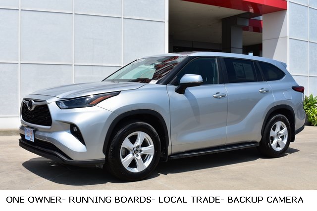 2024 Toyota Highlander LE photo 2