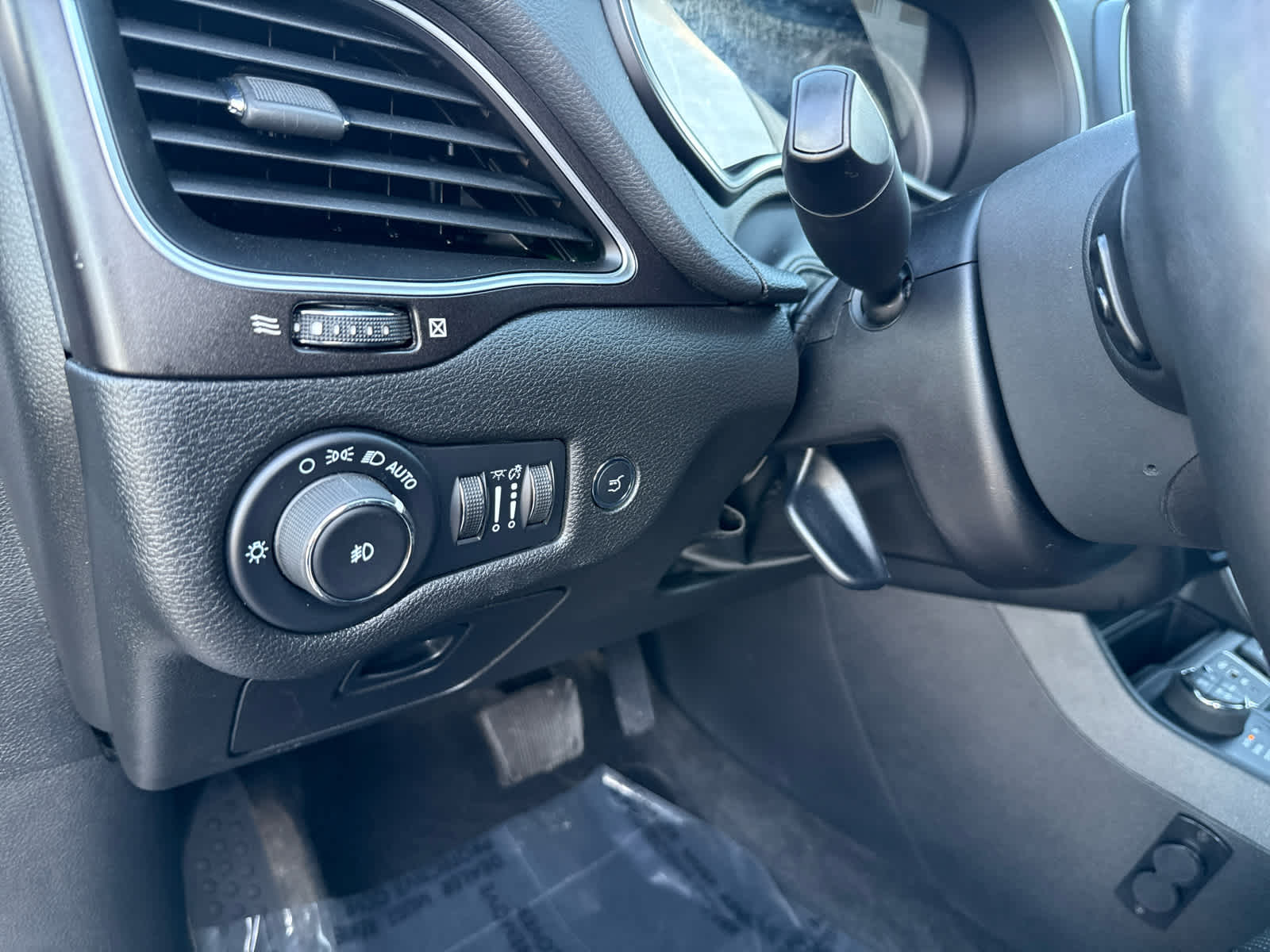 2022 Jeep Cherokee Trailhawk photo 17