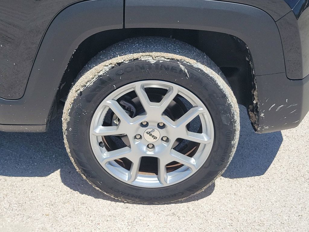 2022 Jeep Renegade Latitude photo 17