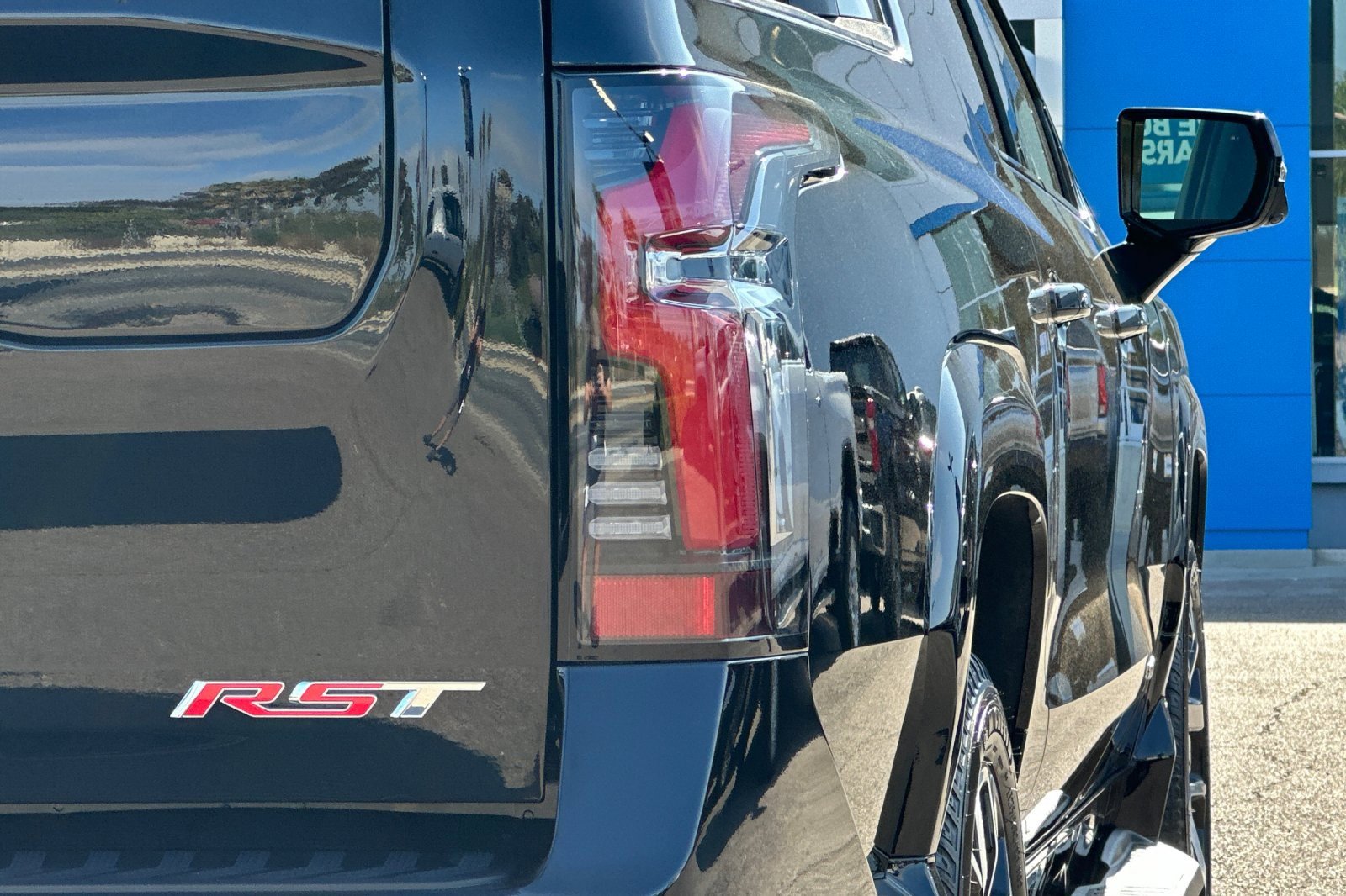 2024 Chevrolet Silverado EV RST photo 20