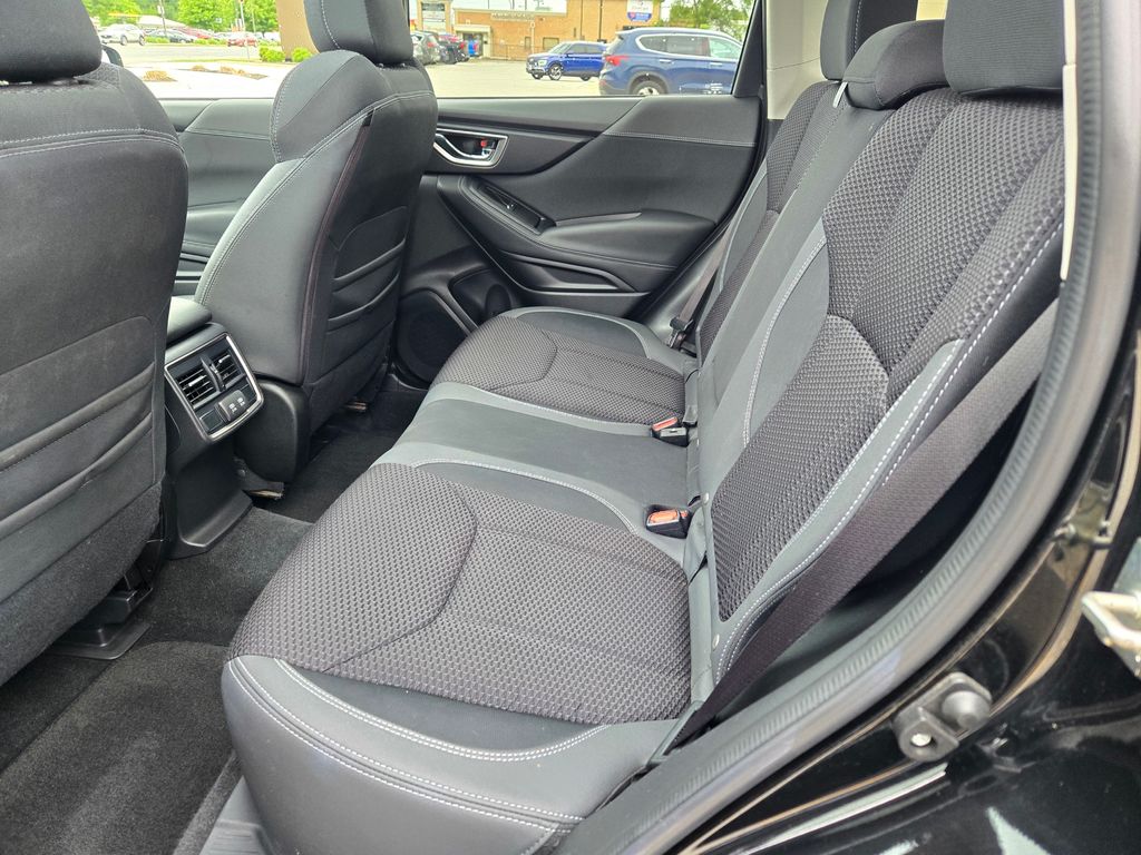 2019 Subaru Forester Premium photo 9