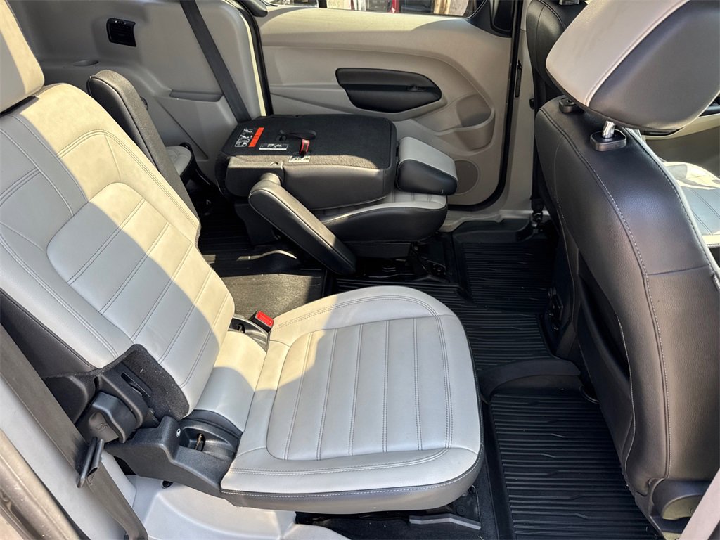 2019 Ford Transit Connect Titanium photo 4