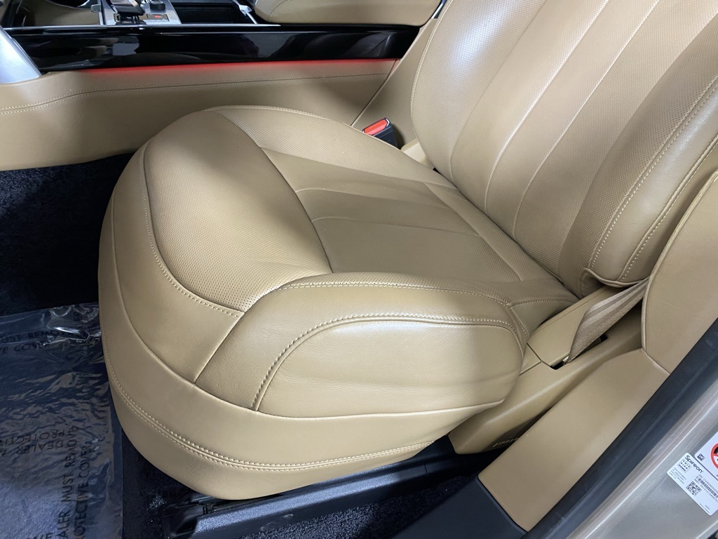 2023 Land Rover Range Rover SE photo 19