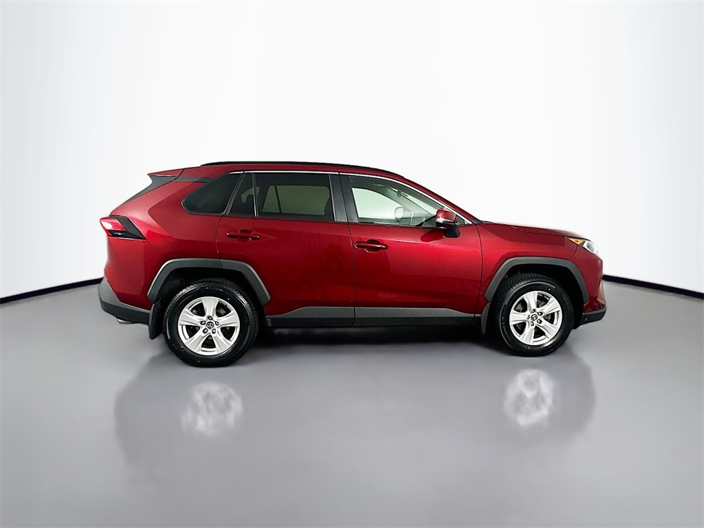 2020 Toyota RAV4 XLE photo 13