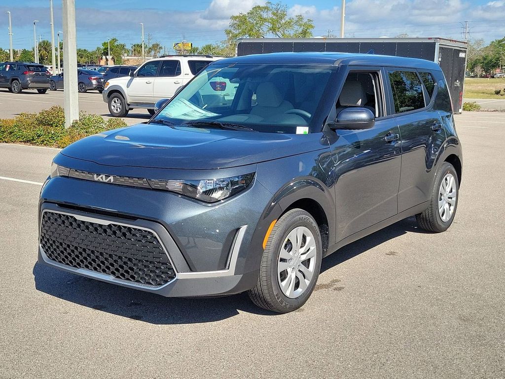 2025 Kia Soul LX S photo 2