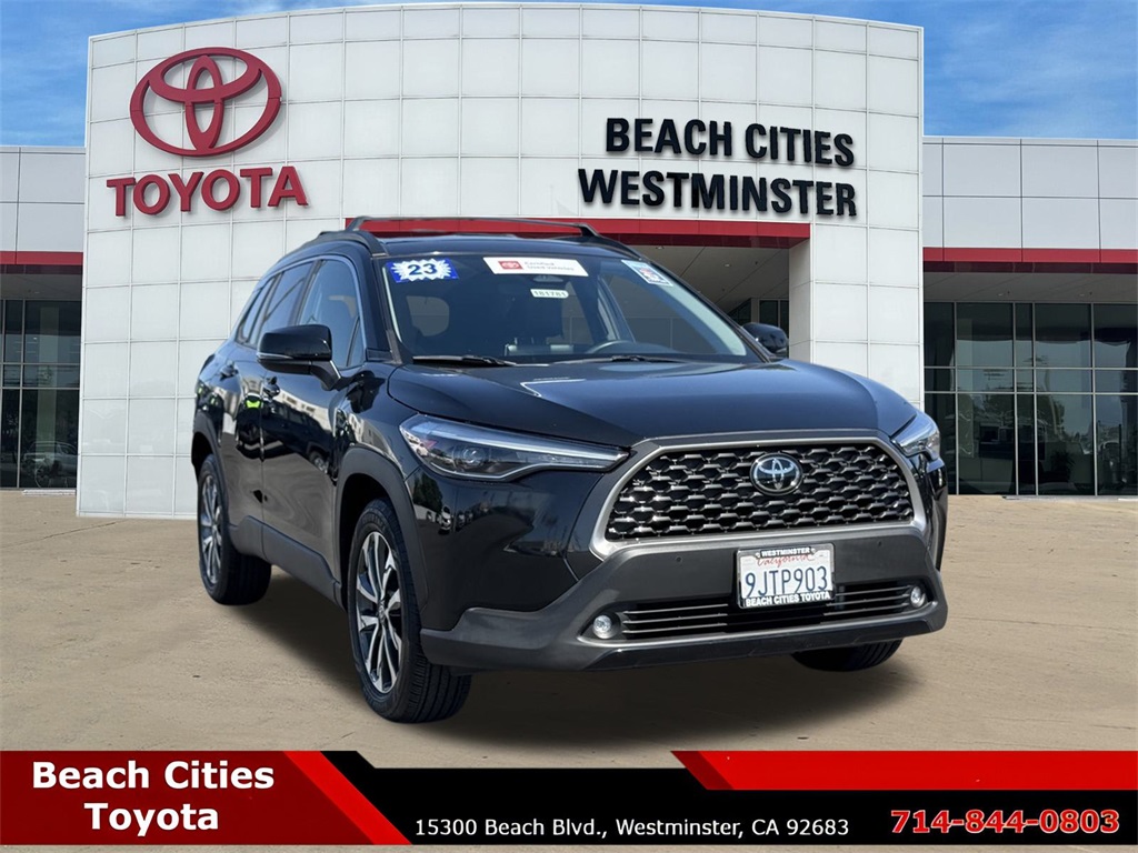 2023 Toyota Corolla Cross XLE photo 2
