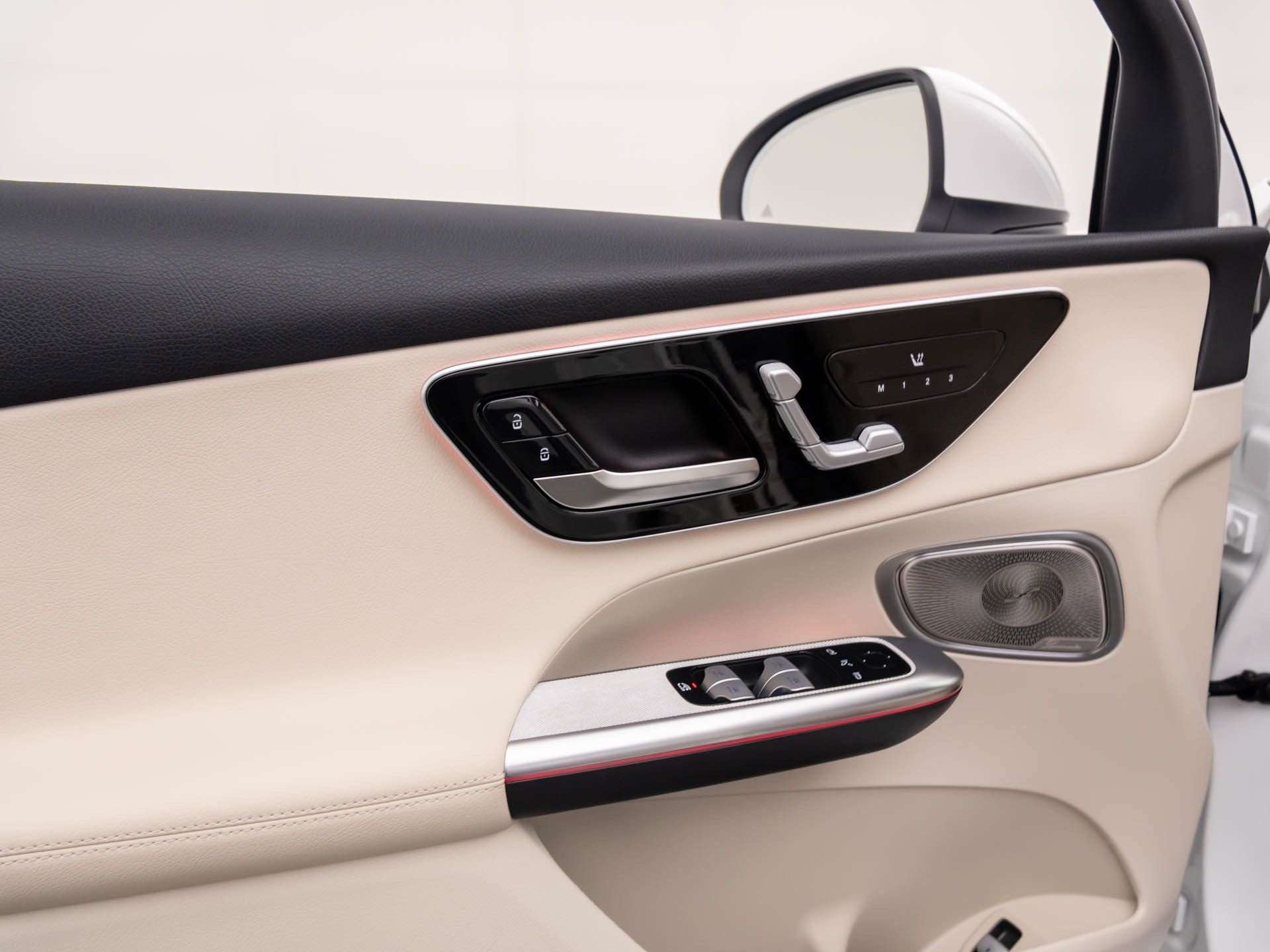 2025 Mercedes Benz GLC 350e 4MATIC photo 12