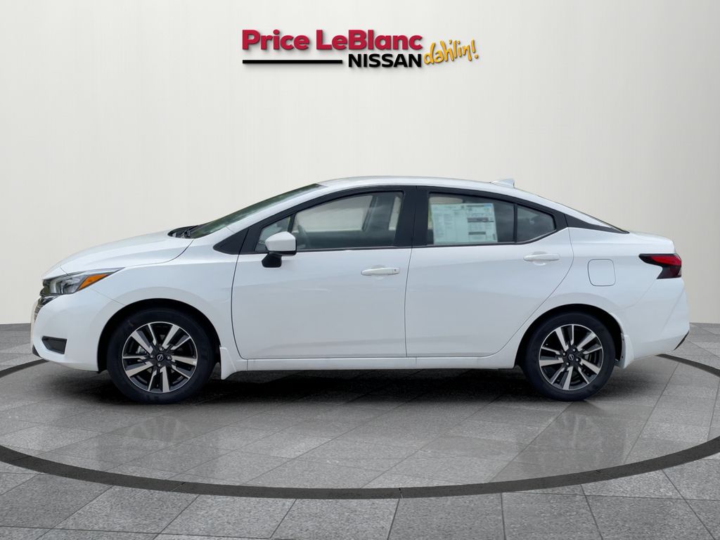 2025 Nissan Versa 1.6 SV photo 4