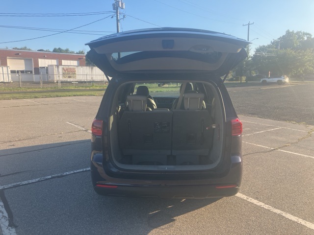 2021 Kia Sedona LX photo 12