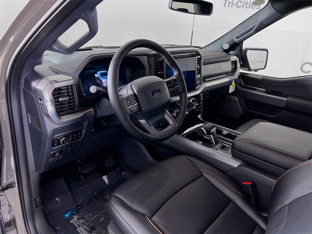 2025 Ford F-150 Lariat photo 3