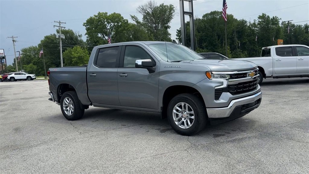 2025 Chevrolet Silverado 1500 LT photo 3