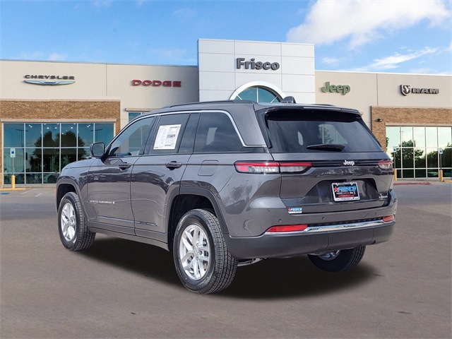 2025 Jeep Grand Cherokee Laredo Altitude photo 4