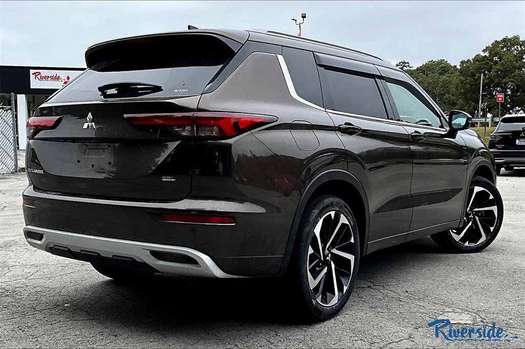 2024 Mitsubishi Outlander SEL photo 4