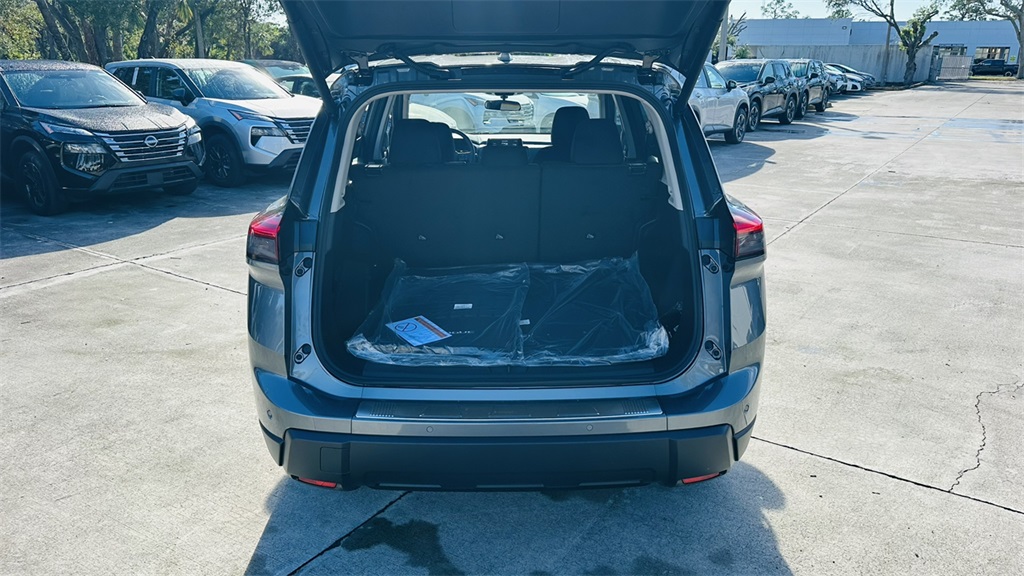 2026 Nissan Rogue SV photo 25
