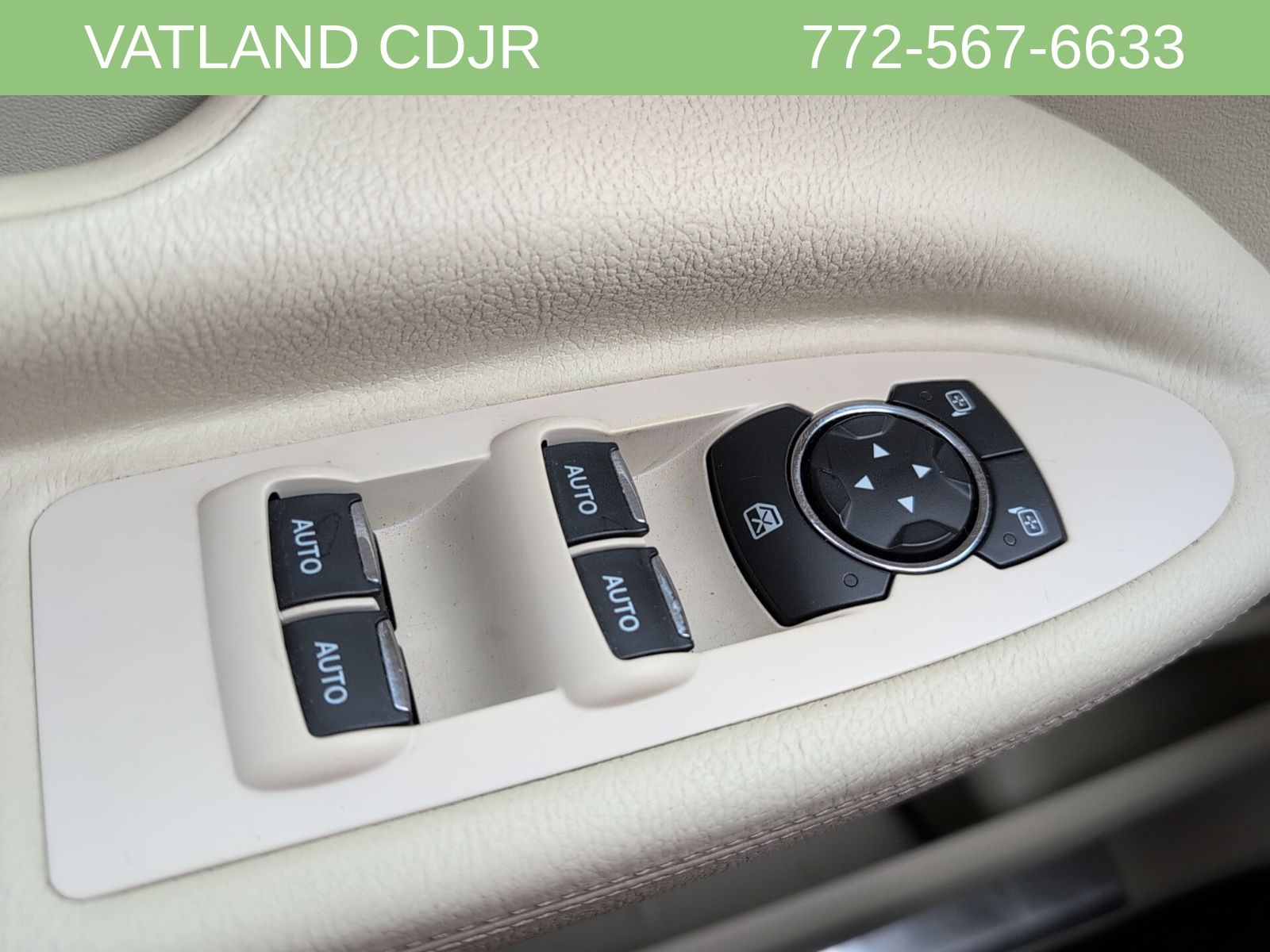 2016 Lincoln MKT EcoBoost photo 16