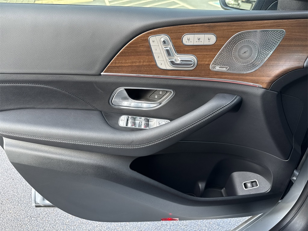 2025 Mercedes Benz GLS 450 4MATIC photo 23