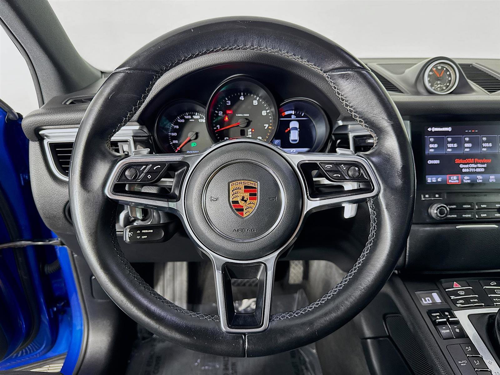 2018 Porsche Macan Base photo 12