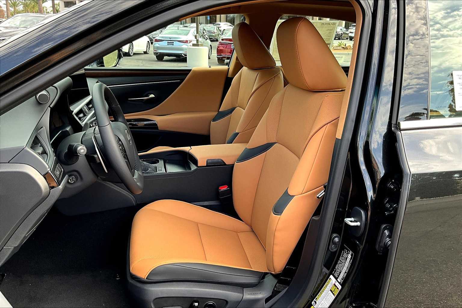 2025 Lexus ES 350 photo 17