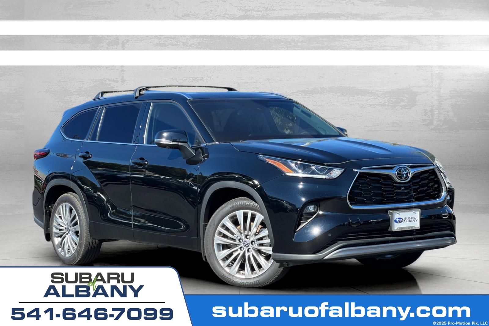 2024 Toyota Highlander Platinum's photo