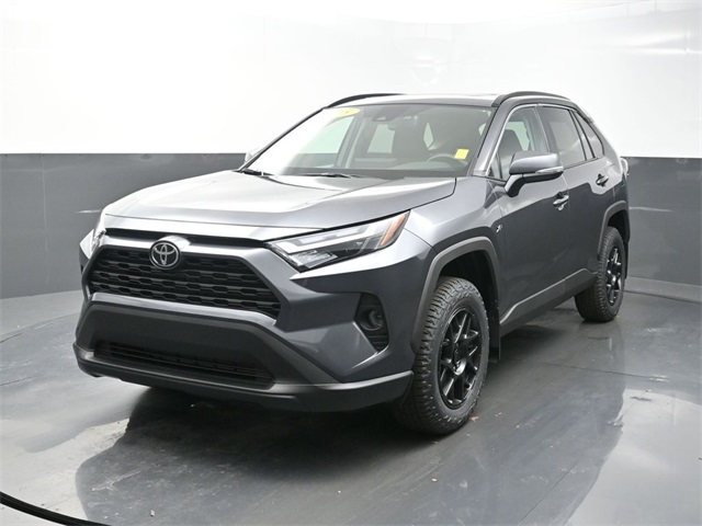 2025 Toyota RAV4 XLE's photo