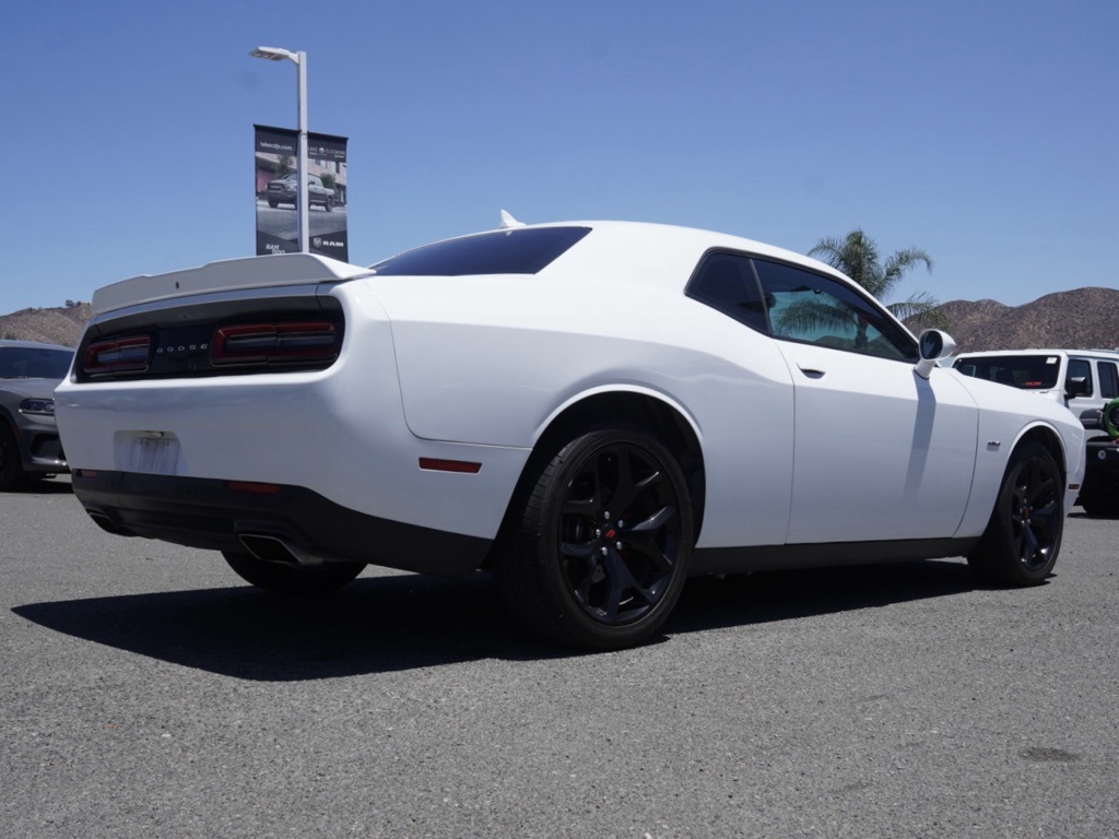 2015 Dodge Challenger R/T Plus photo 3