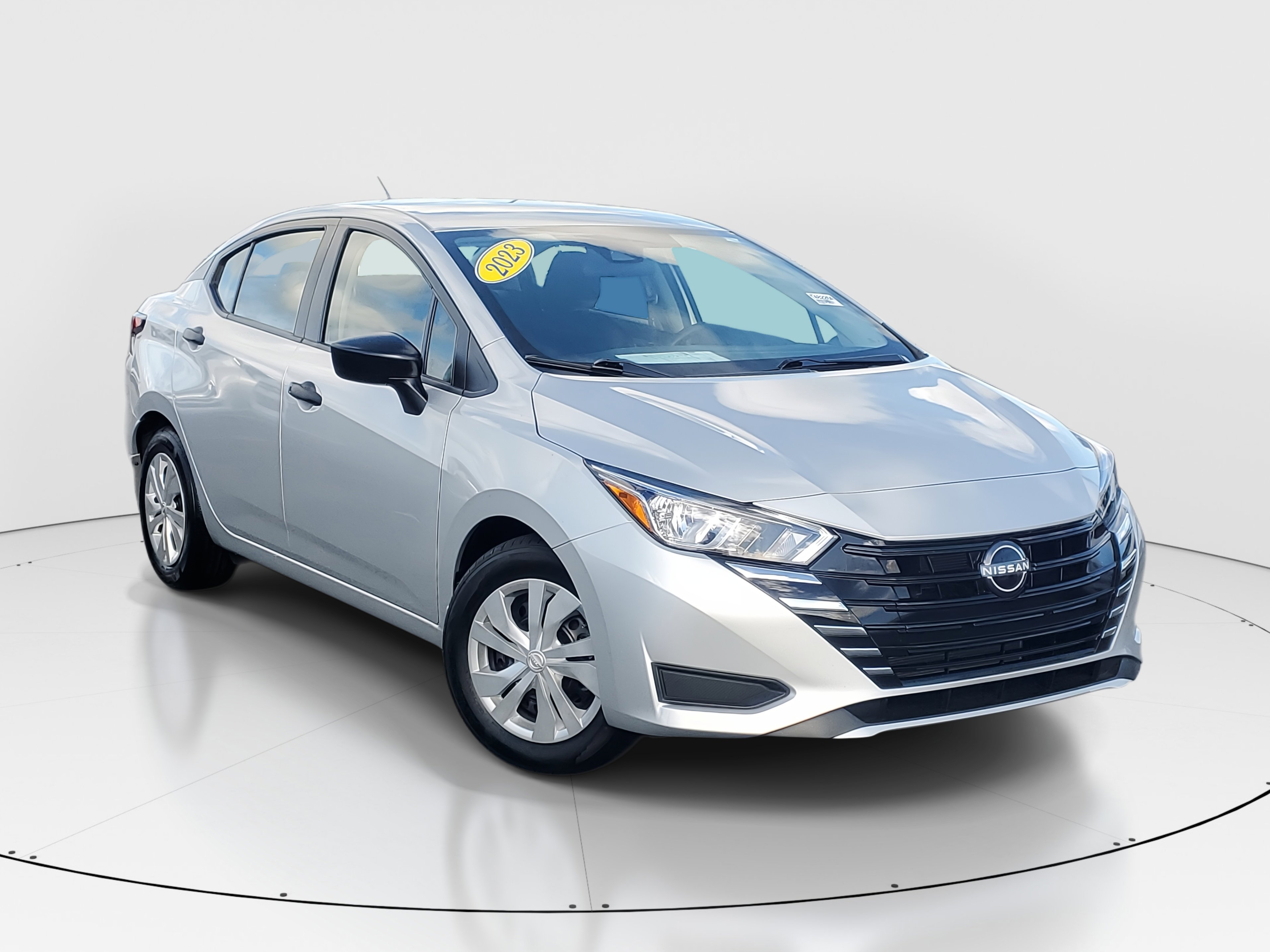 2023 Nissan Versa S photo 2