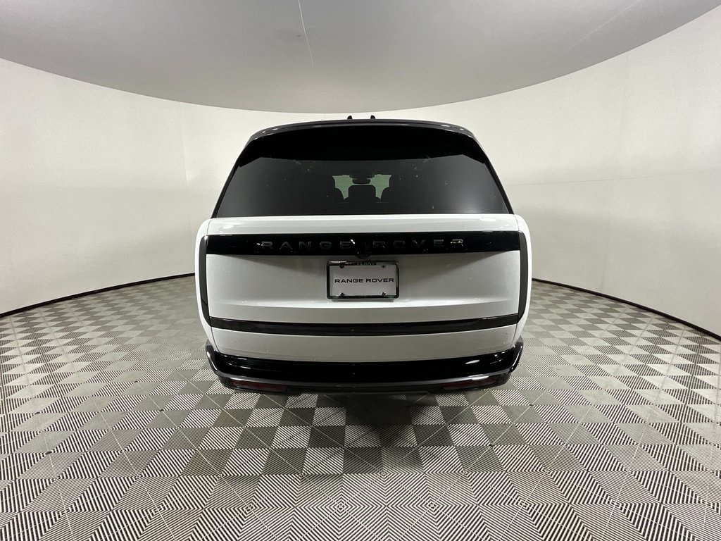2025 Land Rover Range Rover SE photo 2