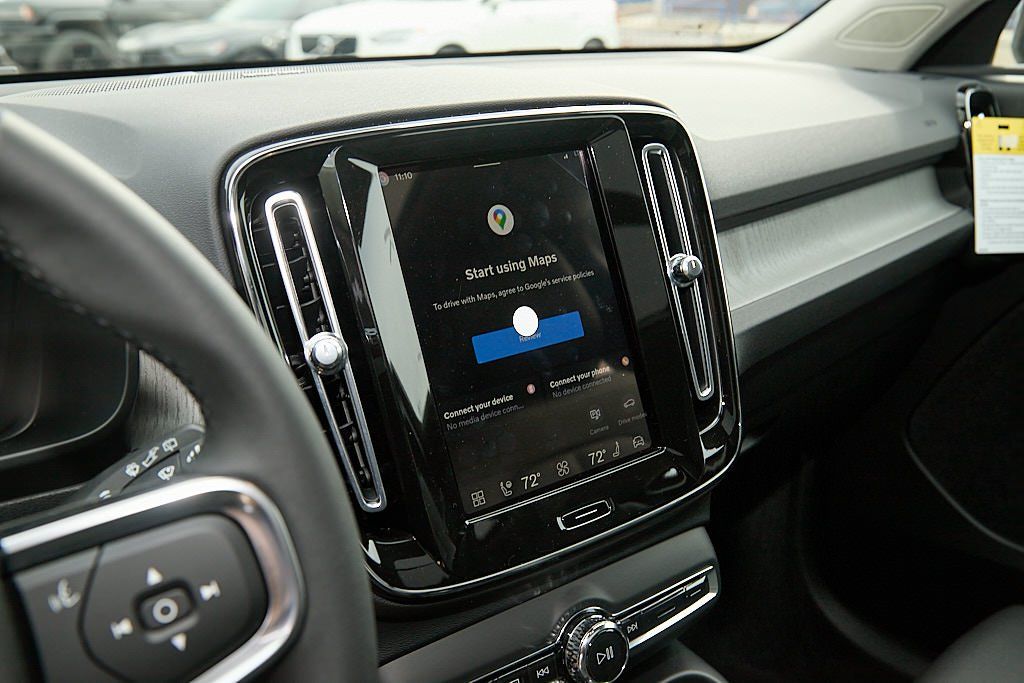 2026 VOLVO XC40 - Image 14