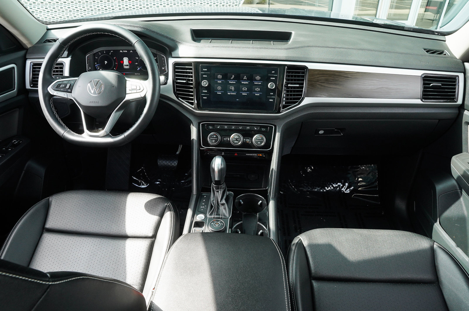 2022 Volkswagen Atlas V6 SE Technology photo 6