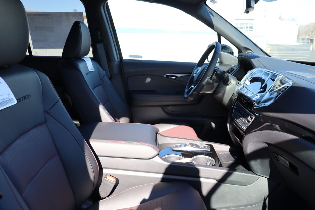 2025 Honda Ridgeline Black Edition photo 19