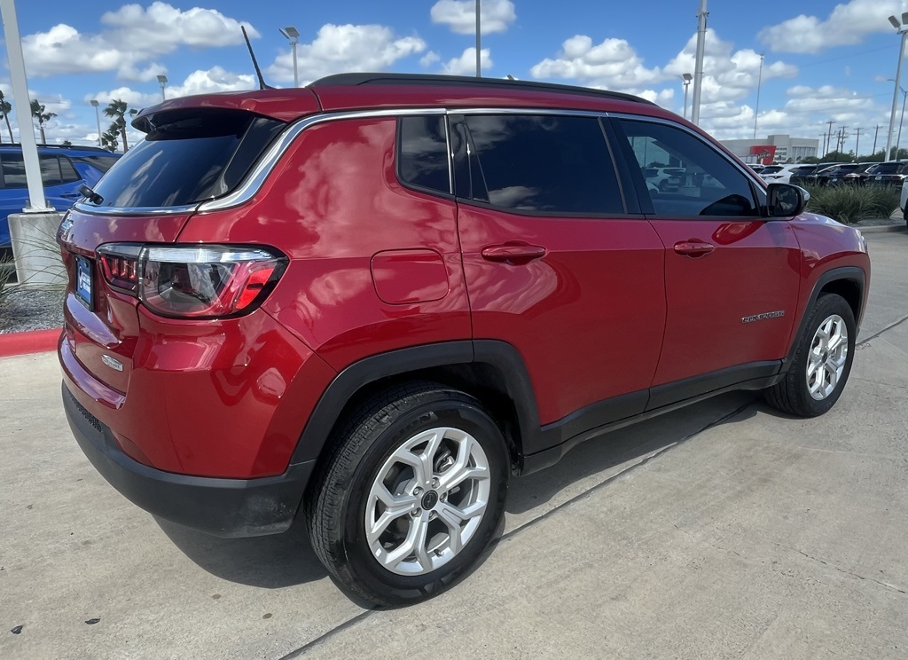 2025 Jeep Compass Latitude photo 2