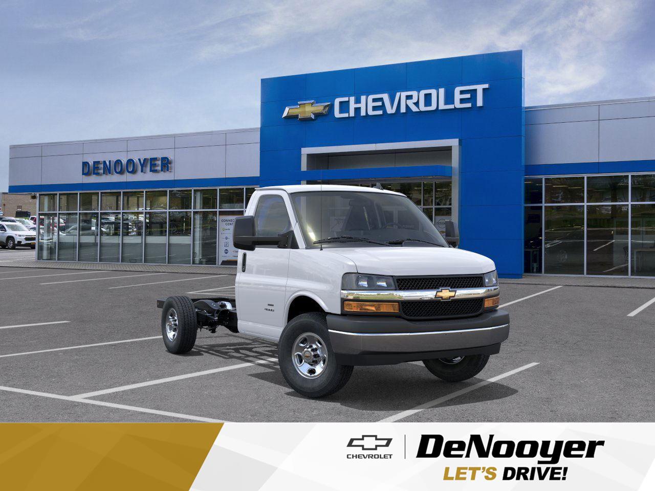 2025 Chevrolet Express Cutaway Base's photo