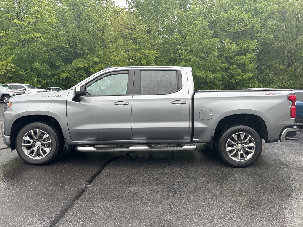 2021 Chevrolet Silverado 1500 LT photo 2