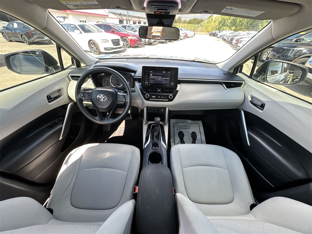 2022 Toyota Corolla Cross L photo 20