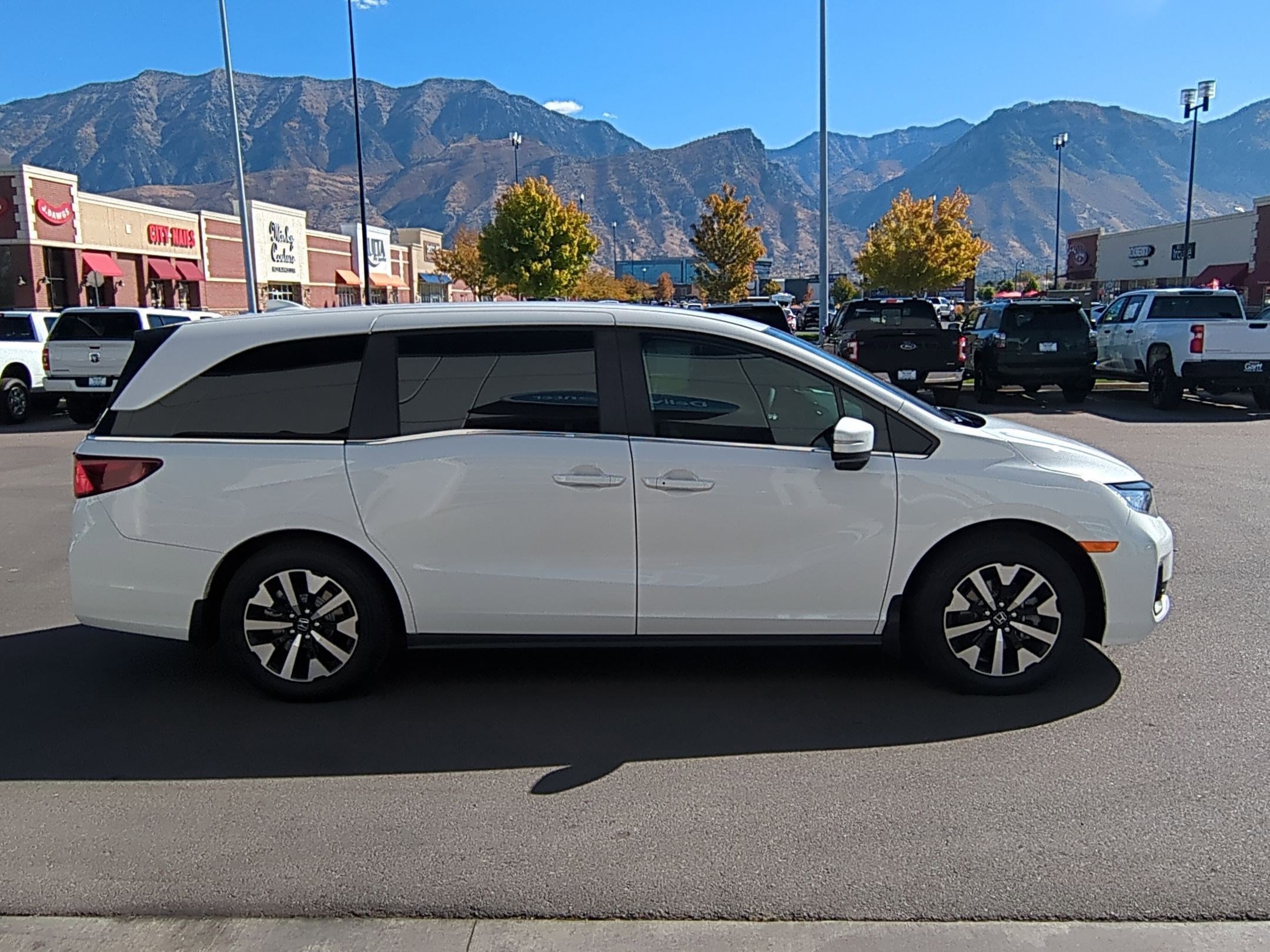 2026 Honda Odyssey EX-L photo 2